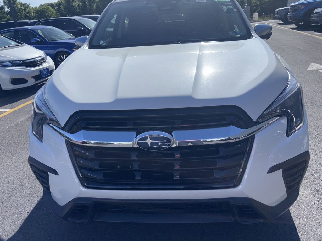Used 2023 Subaru Ascent Limited w/ Technology Package AWD/4WD image 3