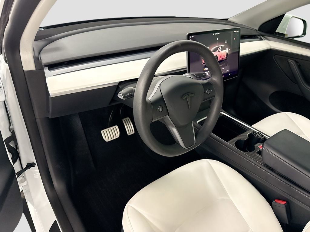 Used 2023 Tesla Model Y Performance image 9