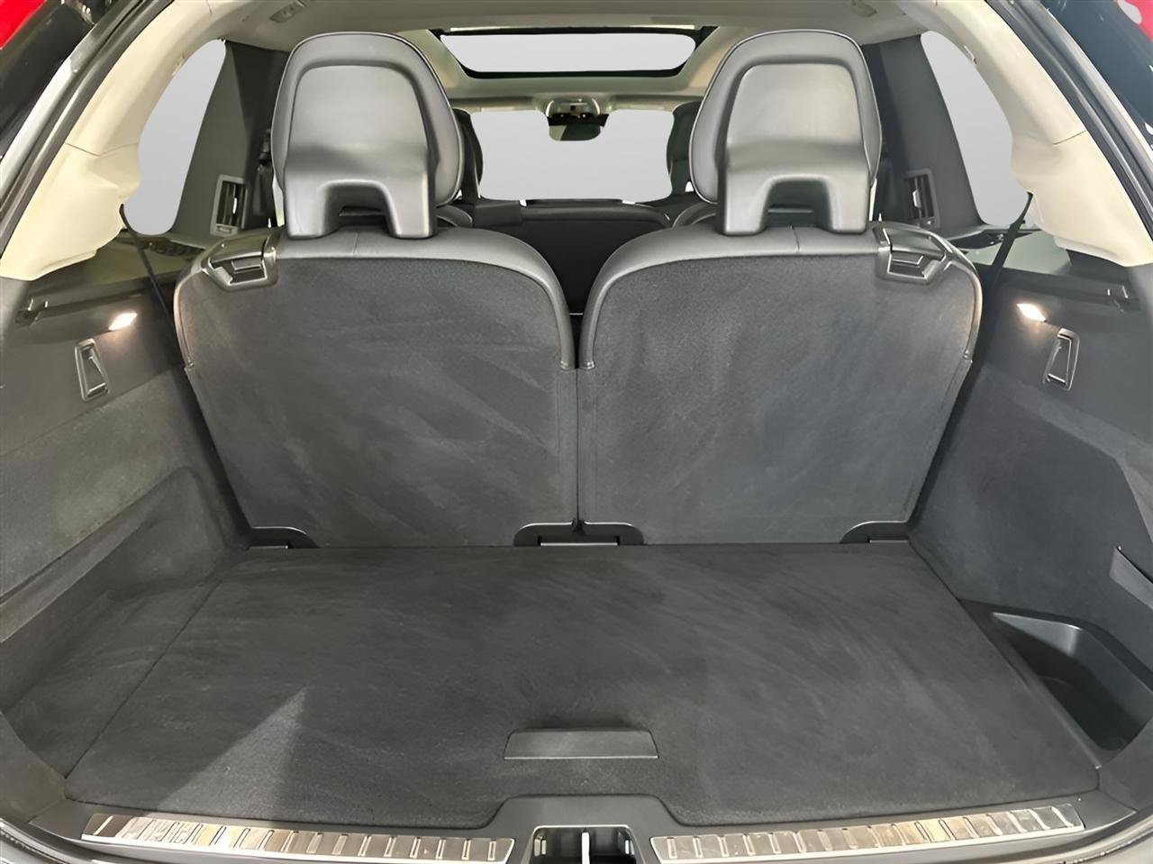 Used 2016 Volvo XC90 T6 Momentum AWD/4WD image 24