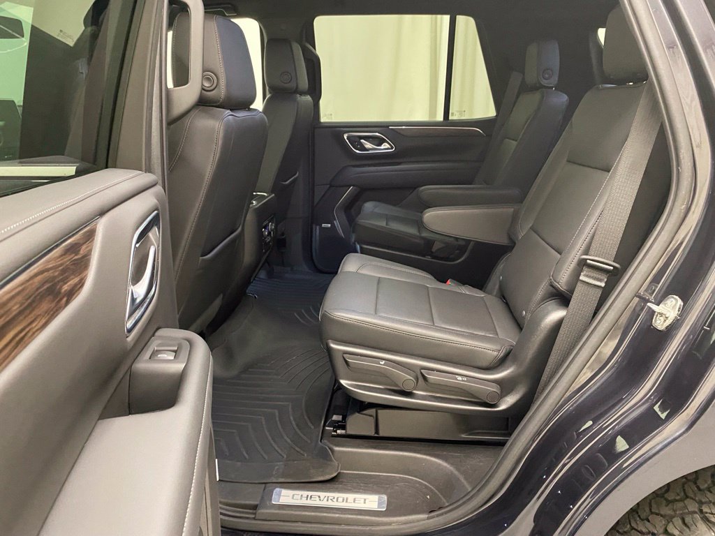 Used 2022 Chevrolet Tahoe LT w/ Luxury Package AWD/4WD image 16