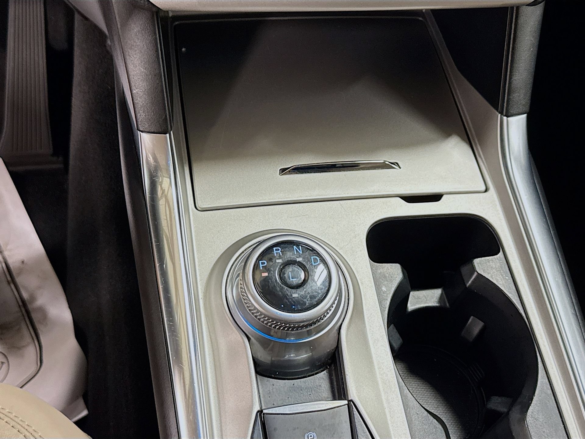 Used 2023 Ford Explorer XLT w/ Equipment Group 202A AWD/4WD image 16