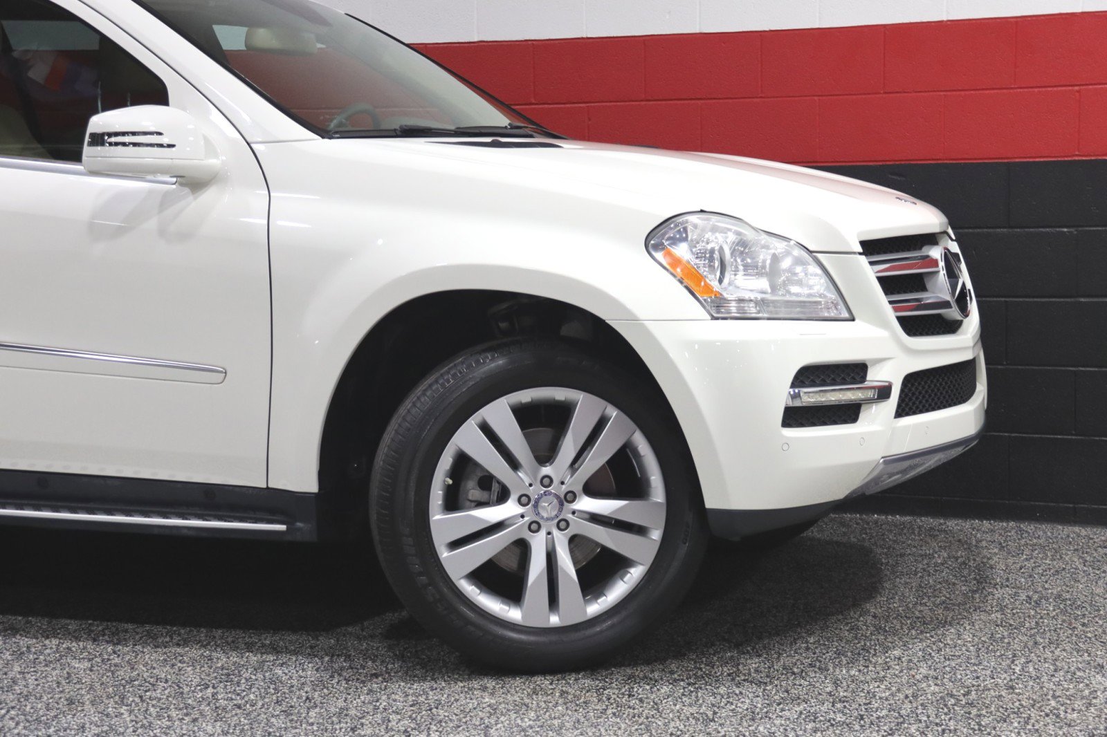 Used 2012 Mercedes-Benz GL 450 4MATIC w/ Premium 2 Pkg image 3
