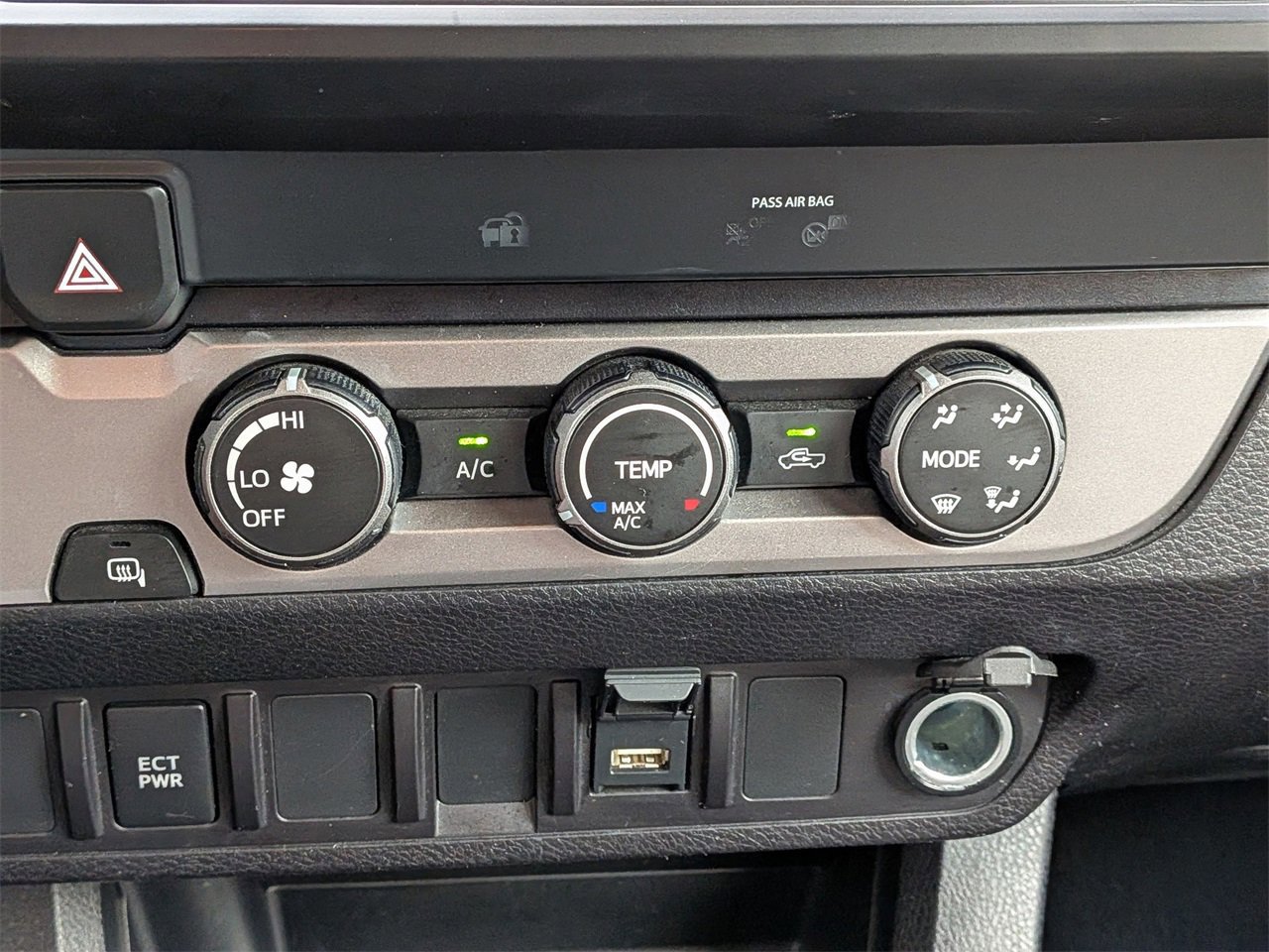 Used 2022 Toyota Tacoma SR image 17