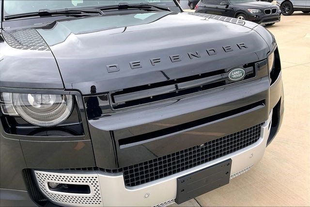 Used 2025 Land Rover Defender 110 S image 34