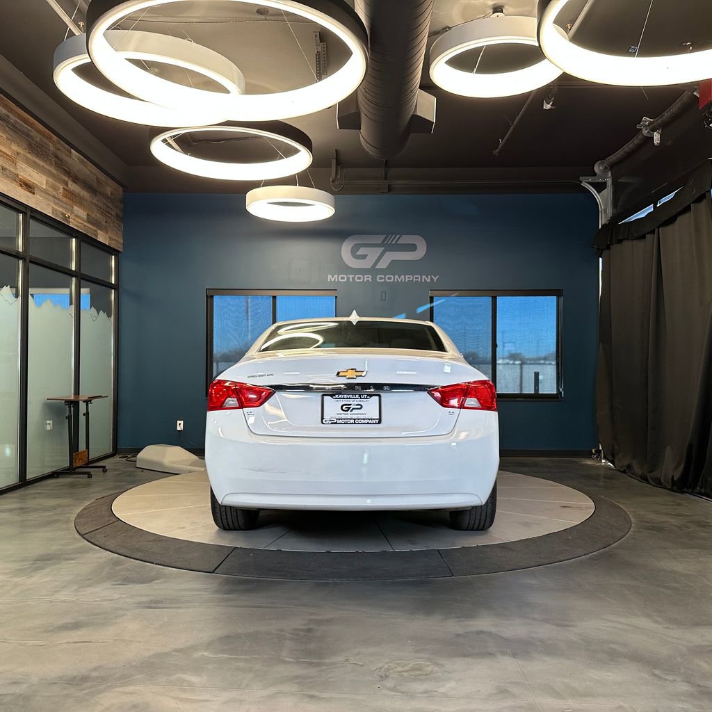 Used 2019 Chevrolet Impala LT FWD image 4