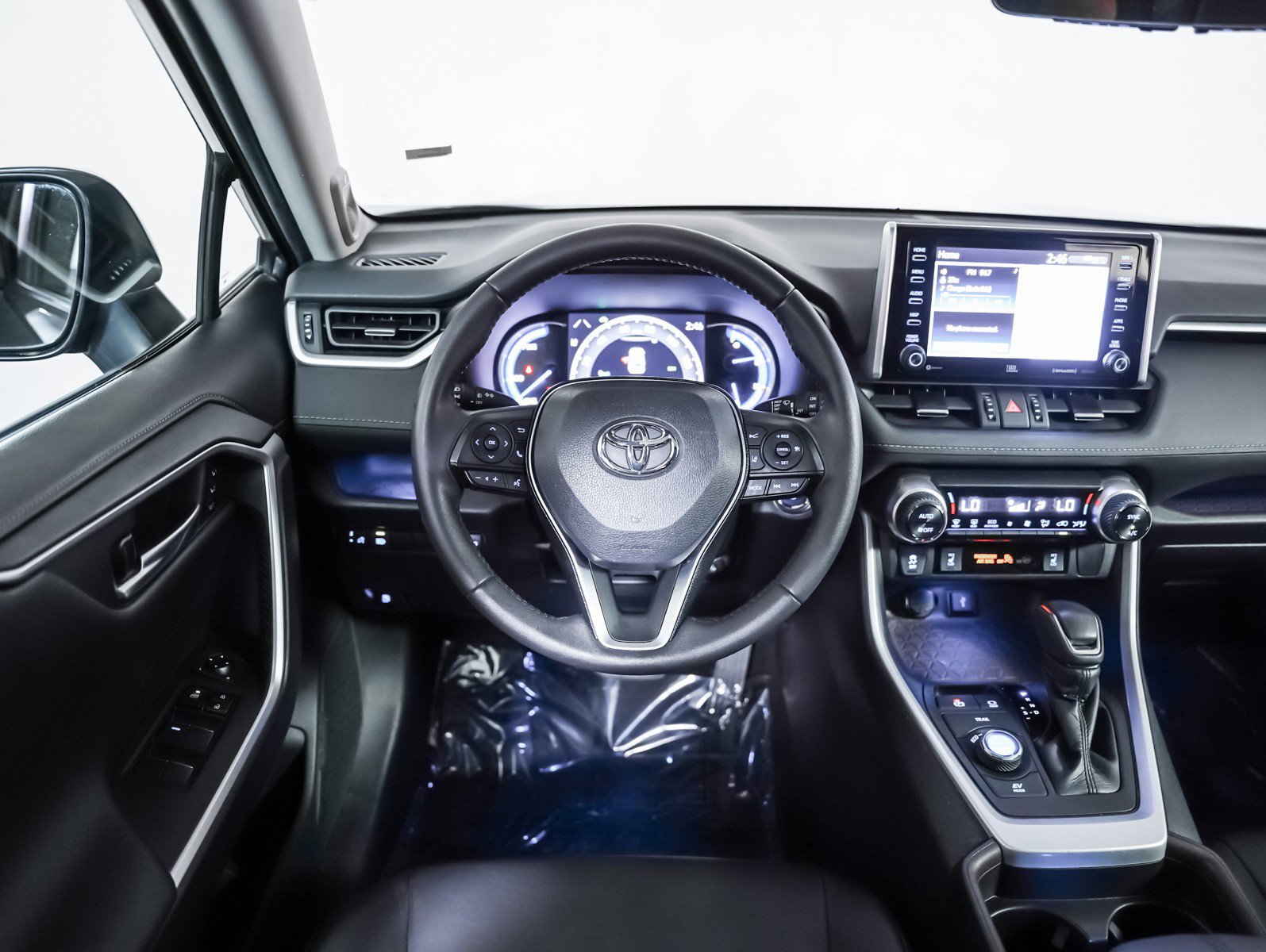 Used 2021 Toyota RAV4 Limited image 14