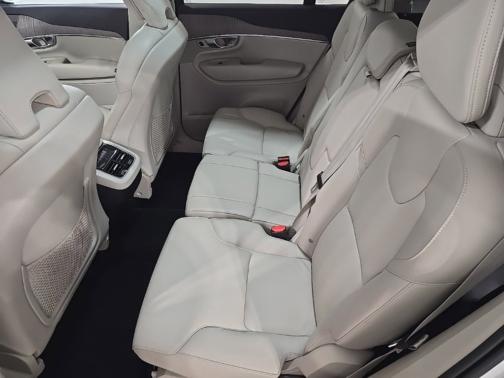 Used 2024 Volvo XC90 B6 Plus w/ Protection Package Premier image 19