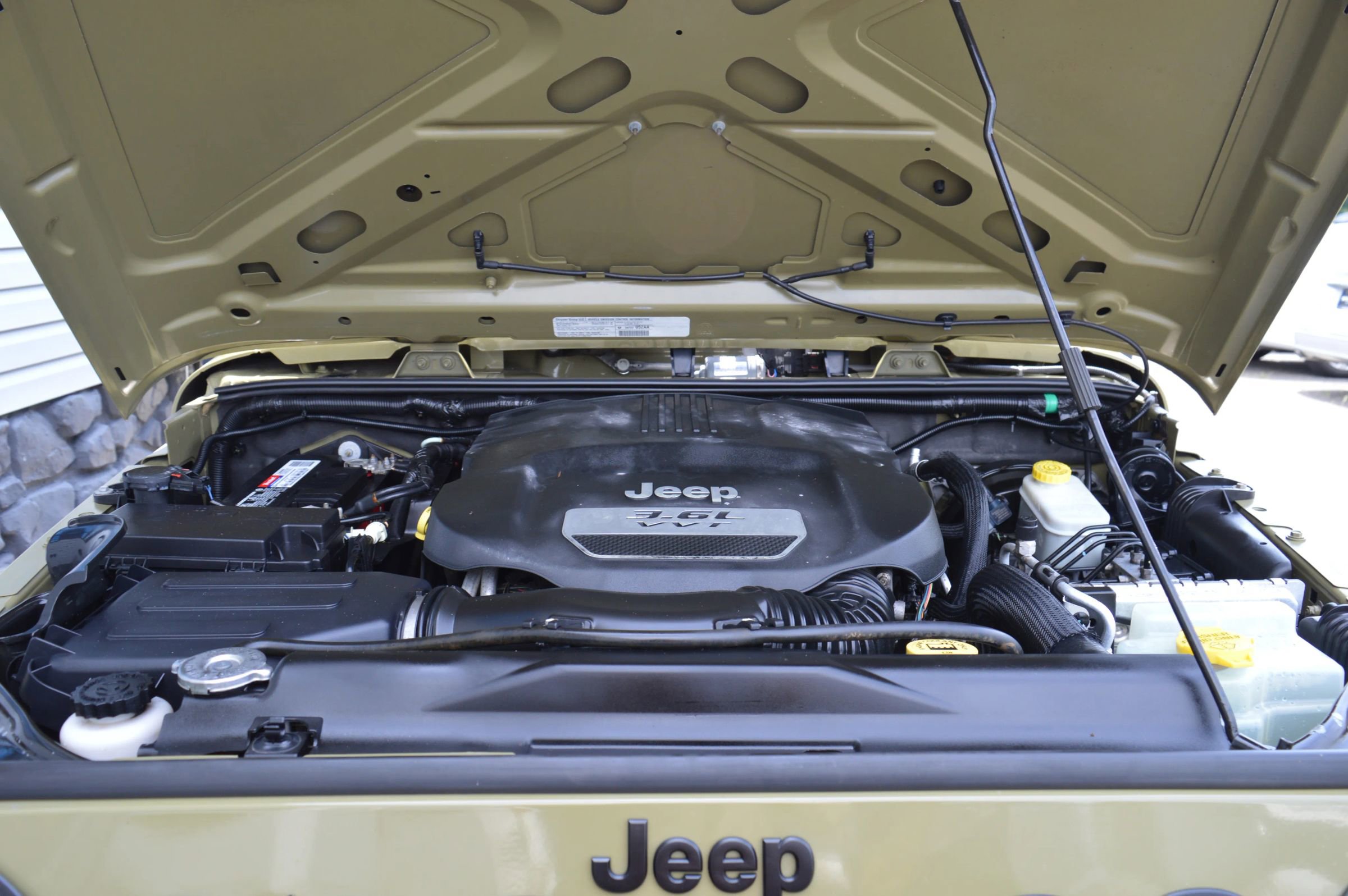 Used 2013 Jeep Wrangler Unlimited Sport w/ Connectivity Group image 36