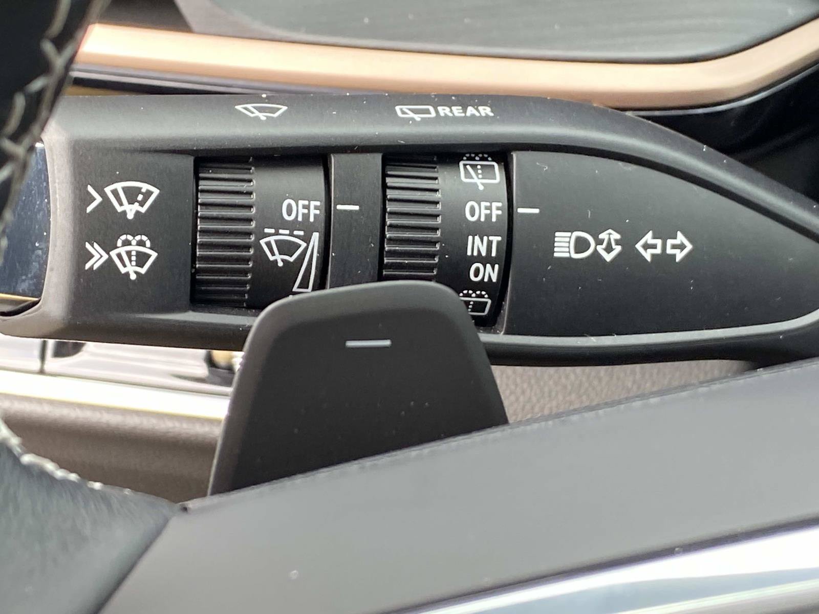 Used 2025 Buick Envision Sport Touring AWD/4WD image 21