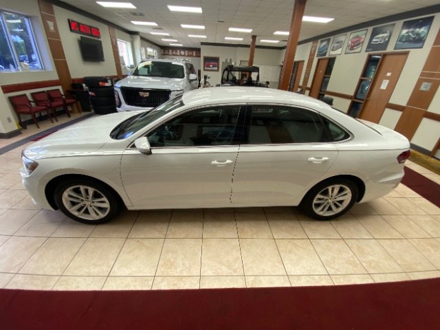 Used 2020 Volkswagen Passat 2.0T SE FWD image 2