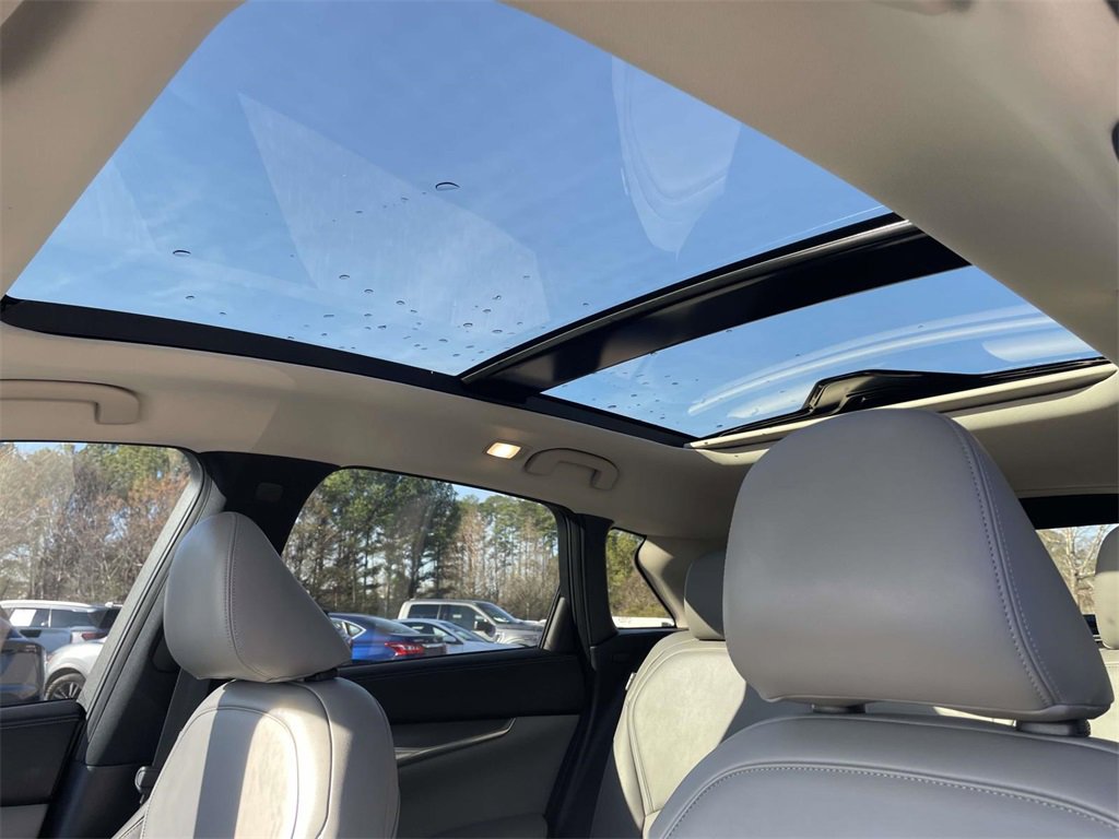 Used 2023 INFINITI QX50 Luxe image 18