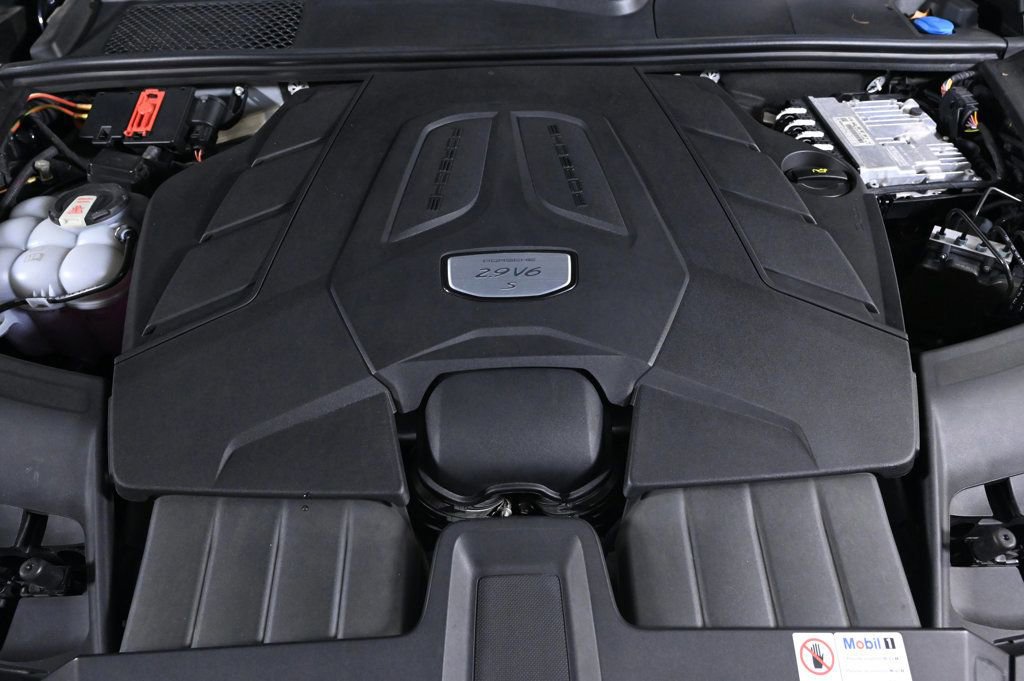 Certified 2023 Porsche Cayenne S image 25