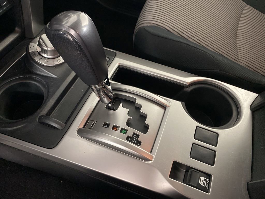 Used 2016 Toyota 4Runner SR5 AWD/4WD image 17