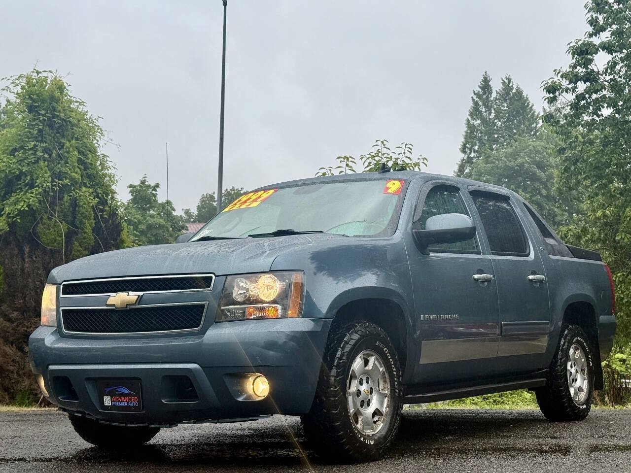 Used 2009 Chevrolet Avalanche LS AWD/4WD image 1