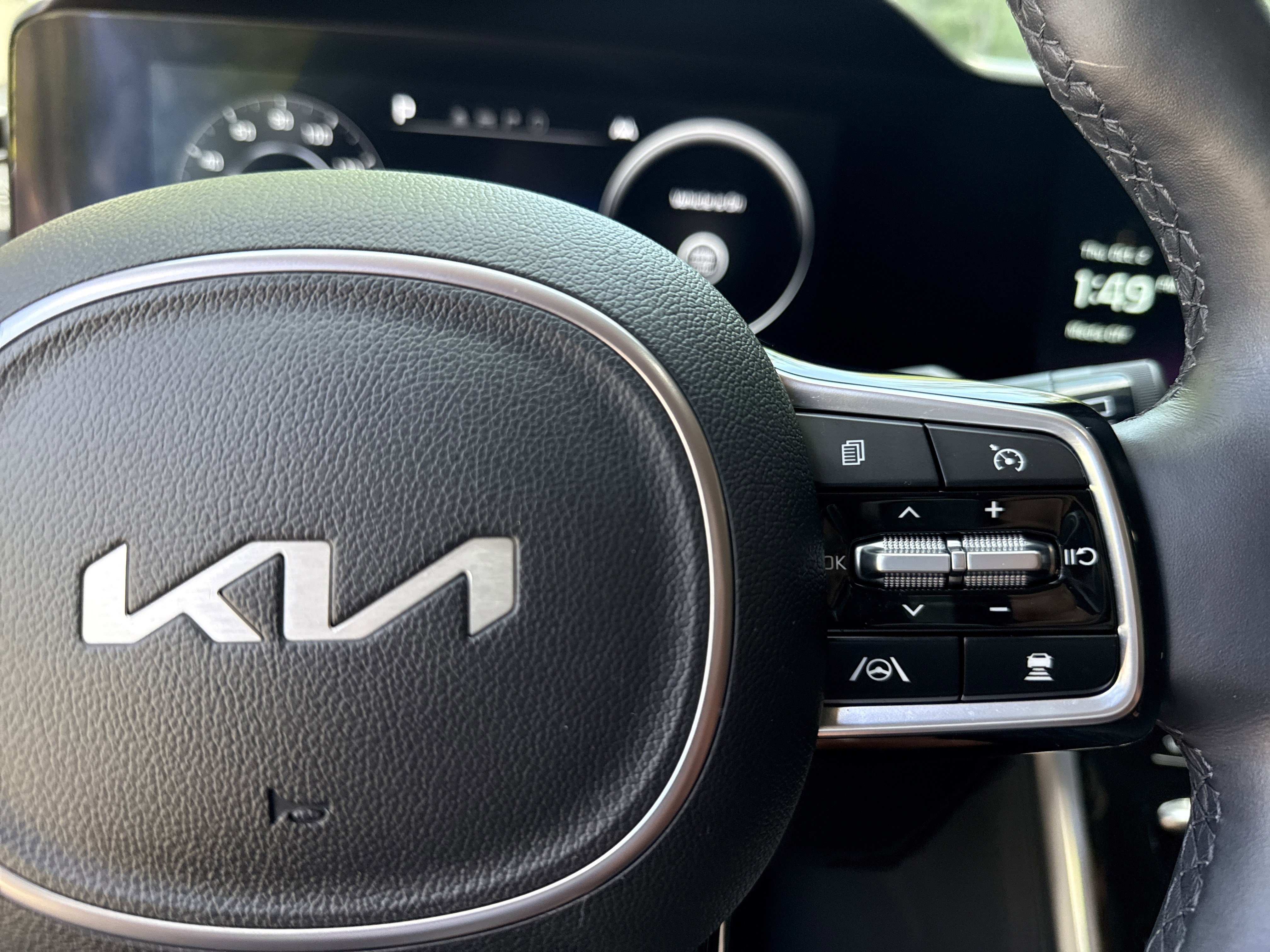 Used 2024 Kia Carnival SX Prestige image 26