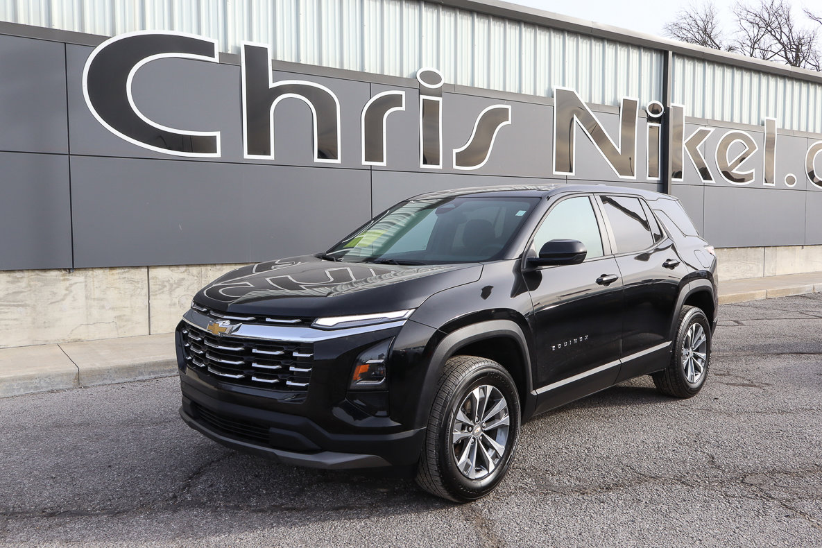 Used 2025 Chevrolet Equinox LT FWD image 1