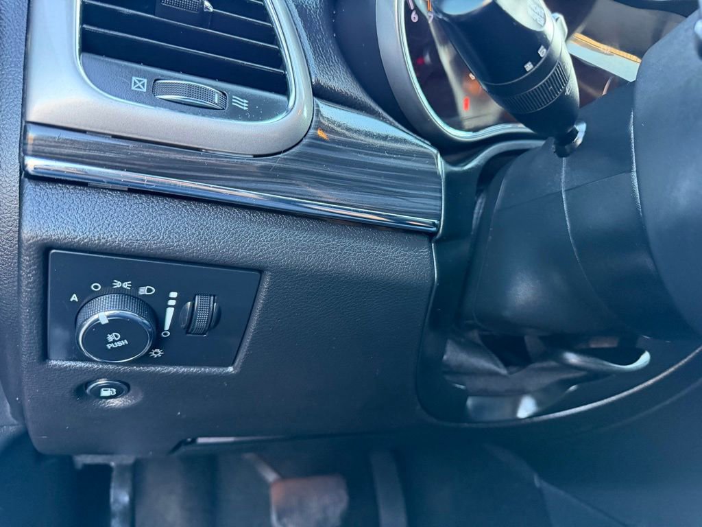 Used 2019 Jeep Grand Cherokee Limited image 29