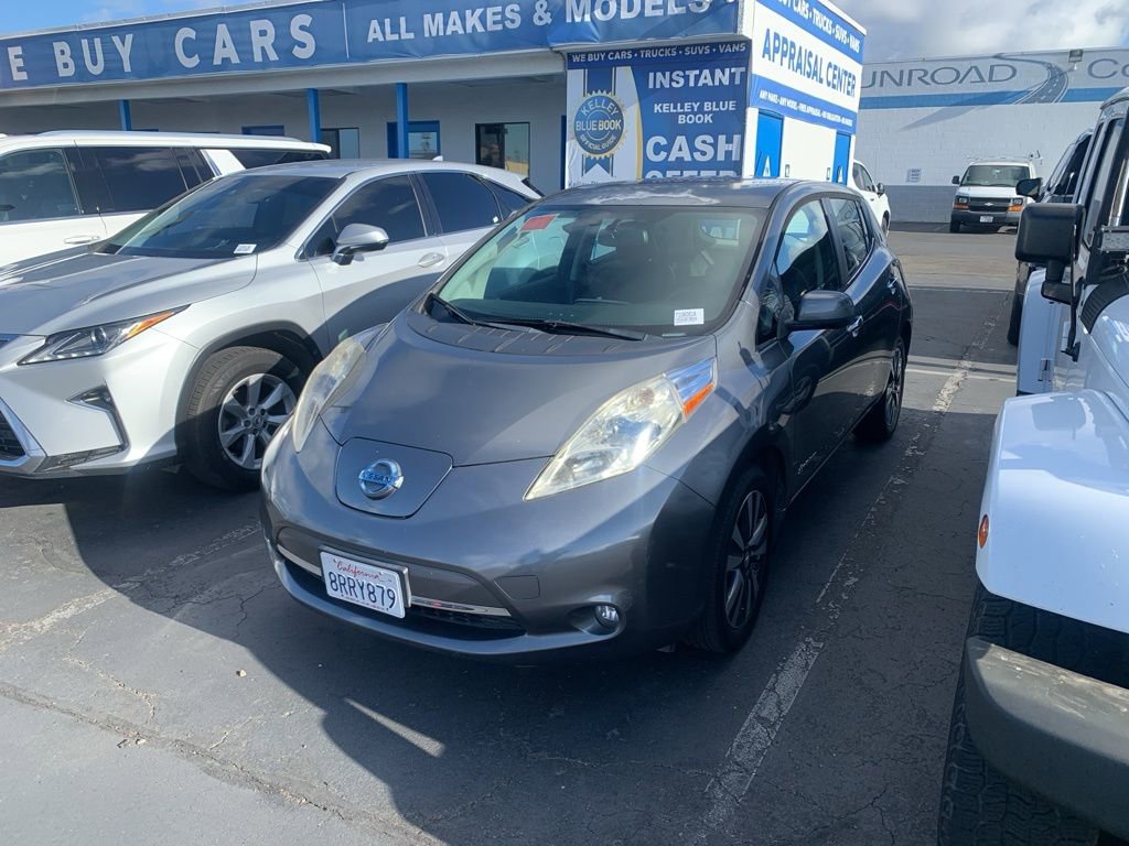 Used 2015 Nissan Leaf SL w/ Premium Package image 2