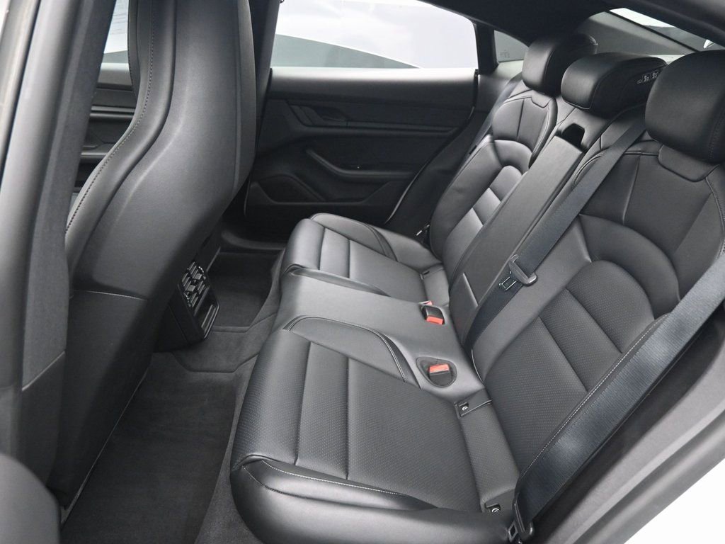 Used 2022 Porsche Taycan image 26