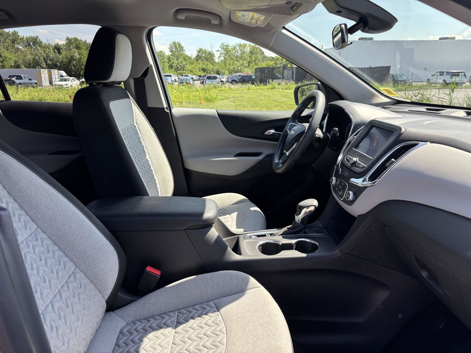 Used 2024 Chevrolet Equinox LS w/ LS Convenience Package AWD/4WD image 32