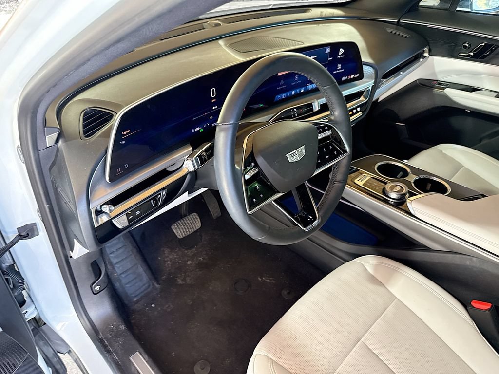 Used 2024 Cadillac Lyriq Luxury RWD image 10