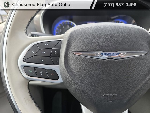 Used 2018 Chrysler Pacifica Limited image 29