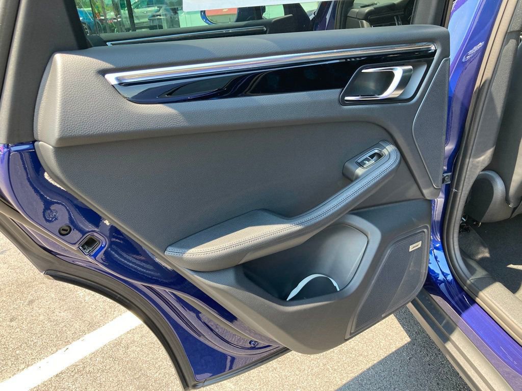 Used 2024 Porsche Macan image 17