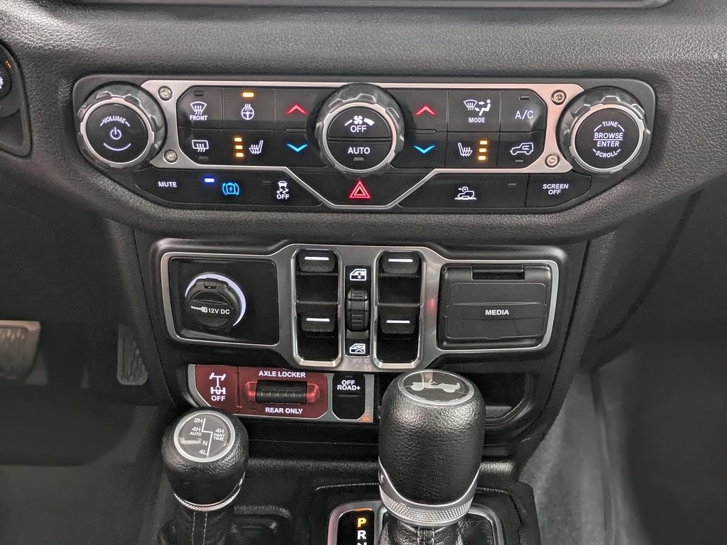 Used 2024 Jeep Wrangler Unlimited AWD/4WD image 10