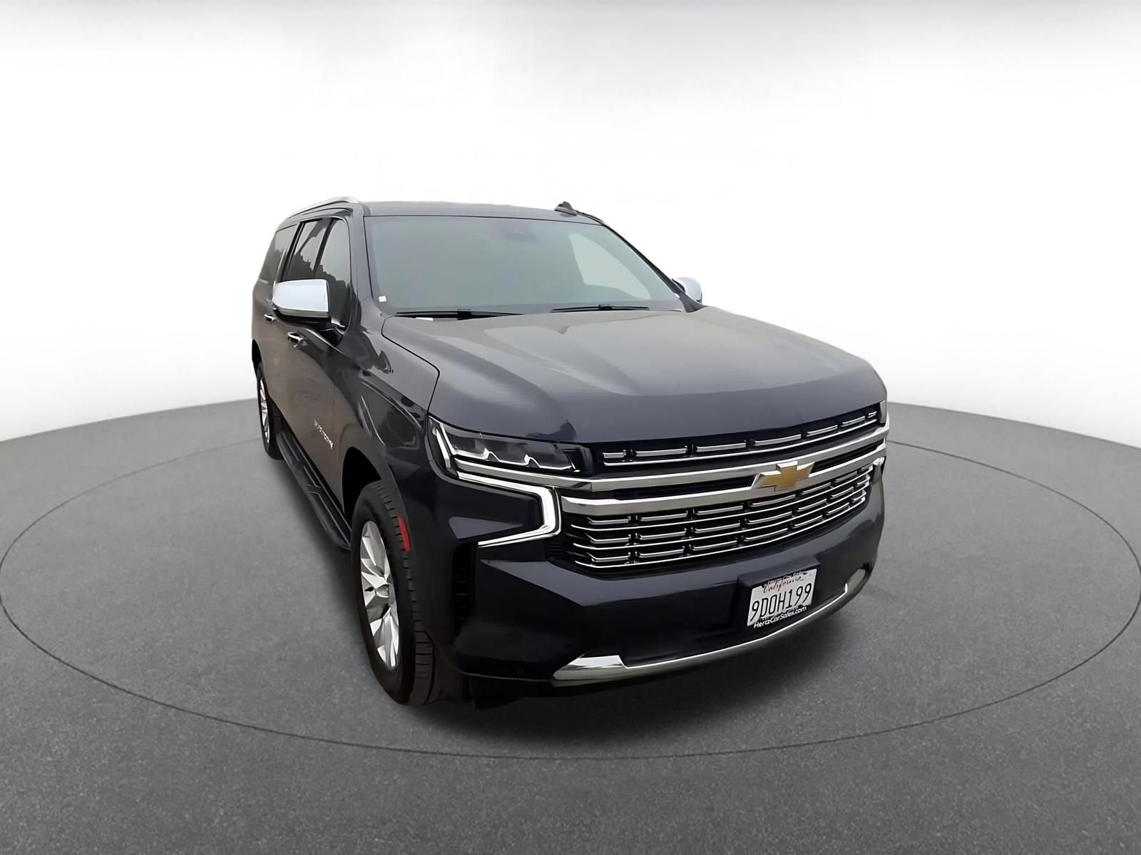 Used 2023 Chevrolet Suburban Premier AWD/4WD image 3
