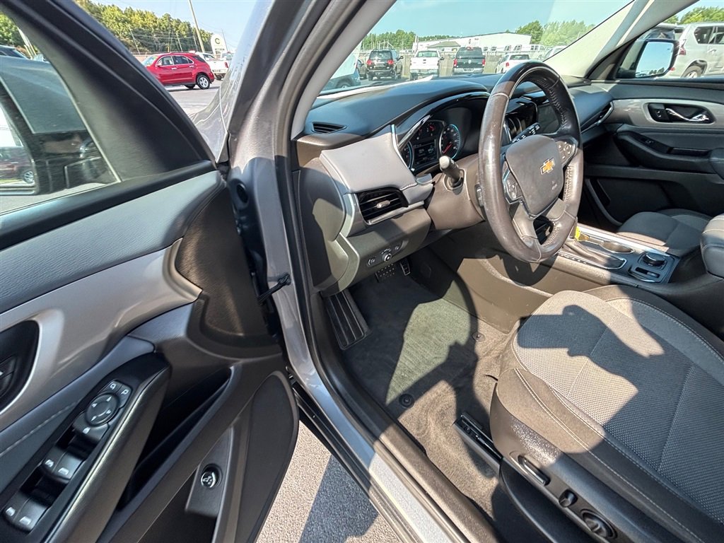 Used 2019 Chevrolet Traverse LT image 13