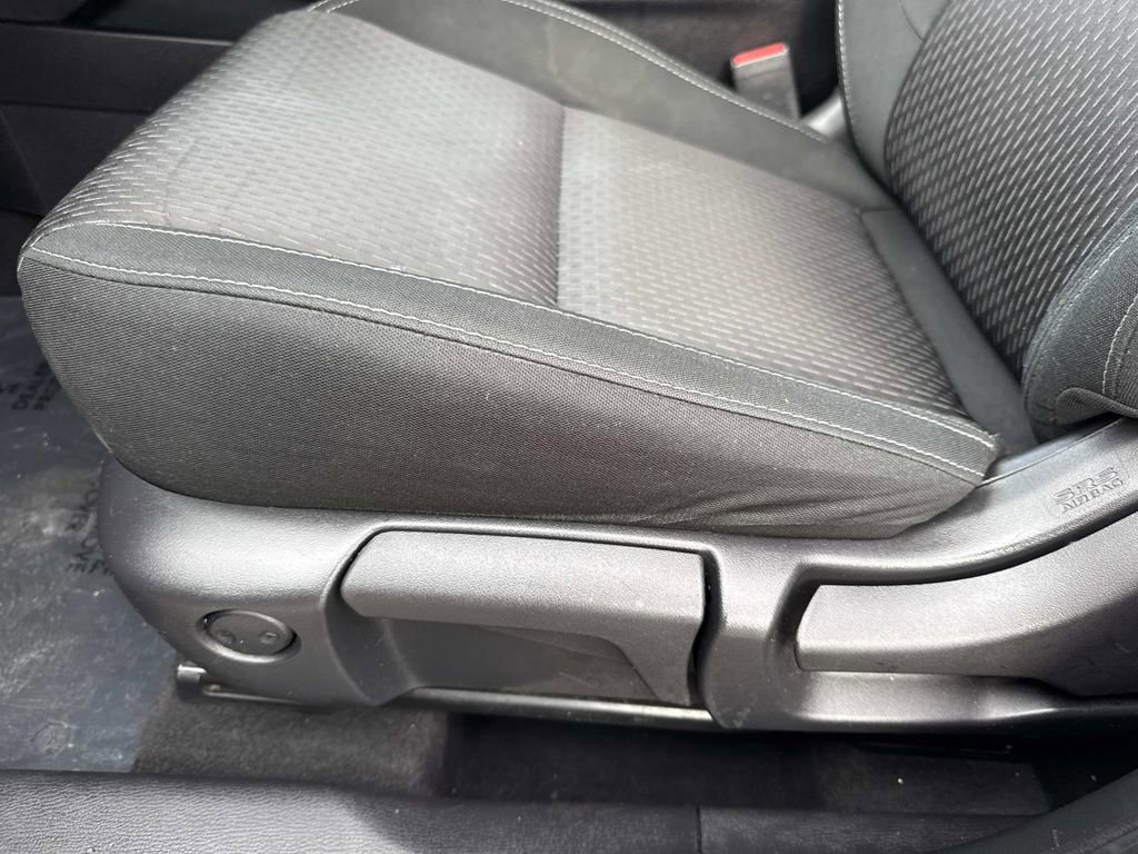 Used 2023 Mitsubishi Outlander ES FWD image 23