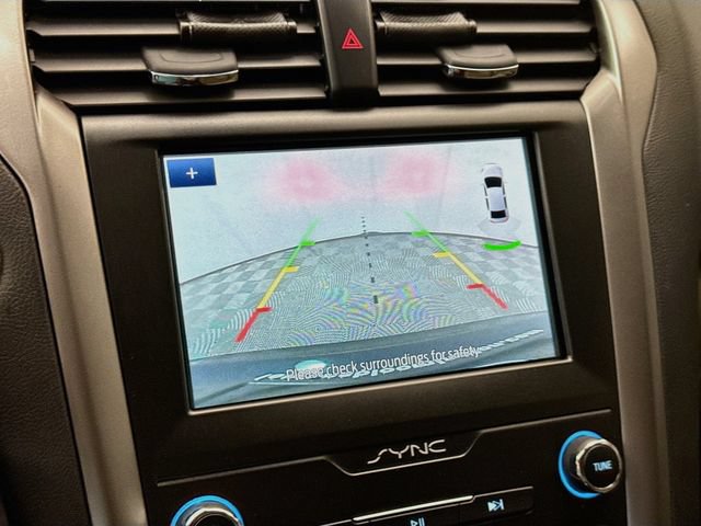 Used 2020 Ford Fusion SE FWD image 13