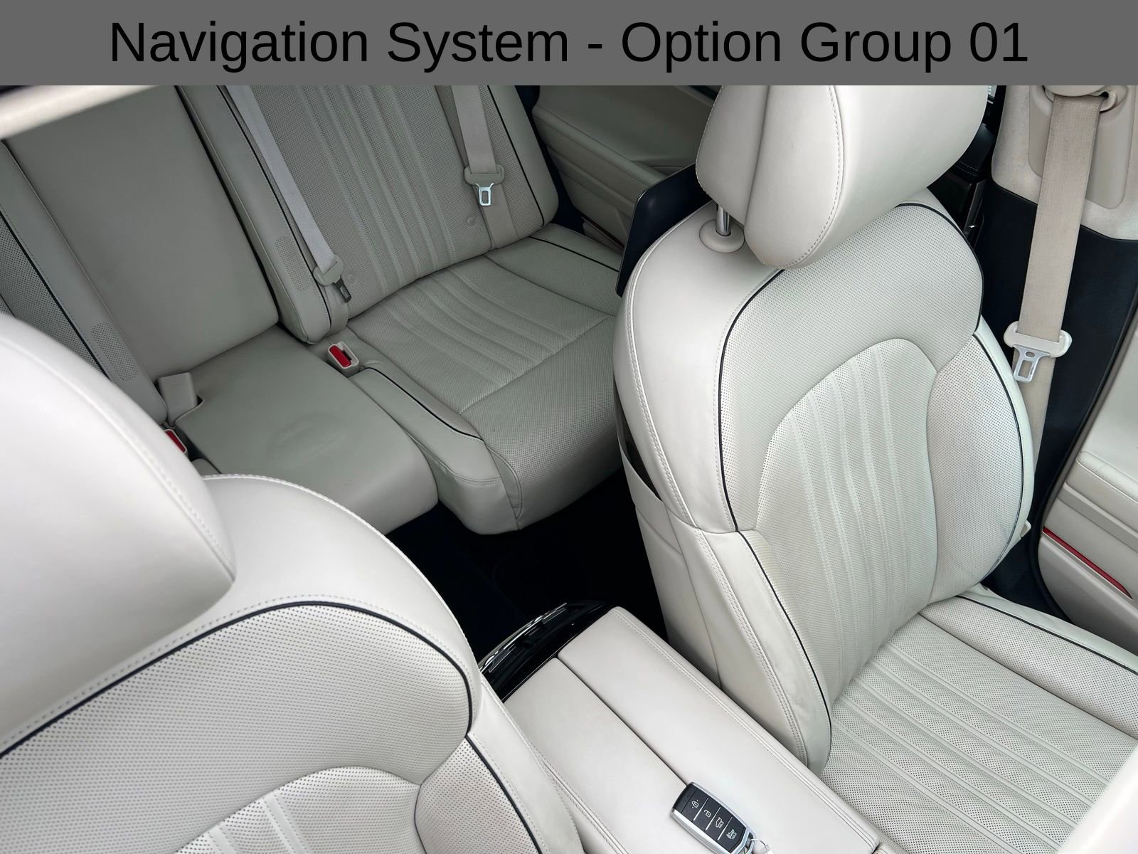 Used 2019 Genesis G90 5.0 Ultimate image 12