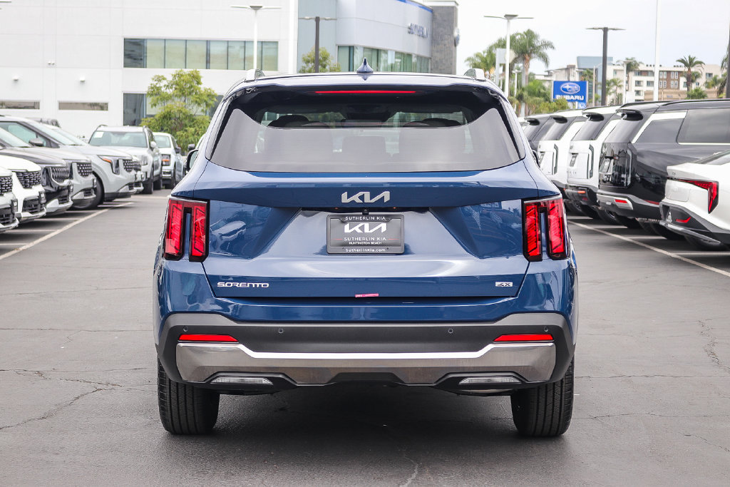 Certified 2026 Kia Sorento S w/ S Panoramic Sunroof Package AWD/4WD image 5