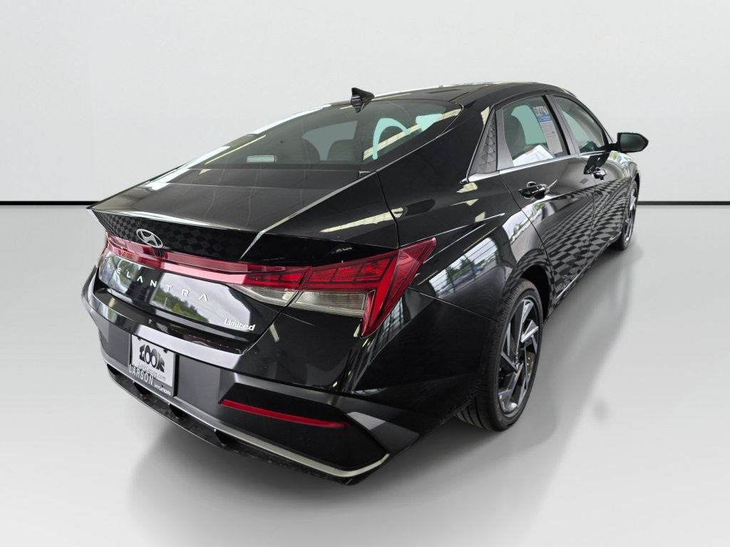 New 2026 Hyundai Elantra Limited FWD image 3