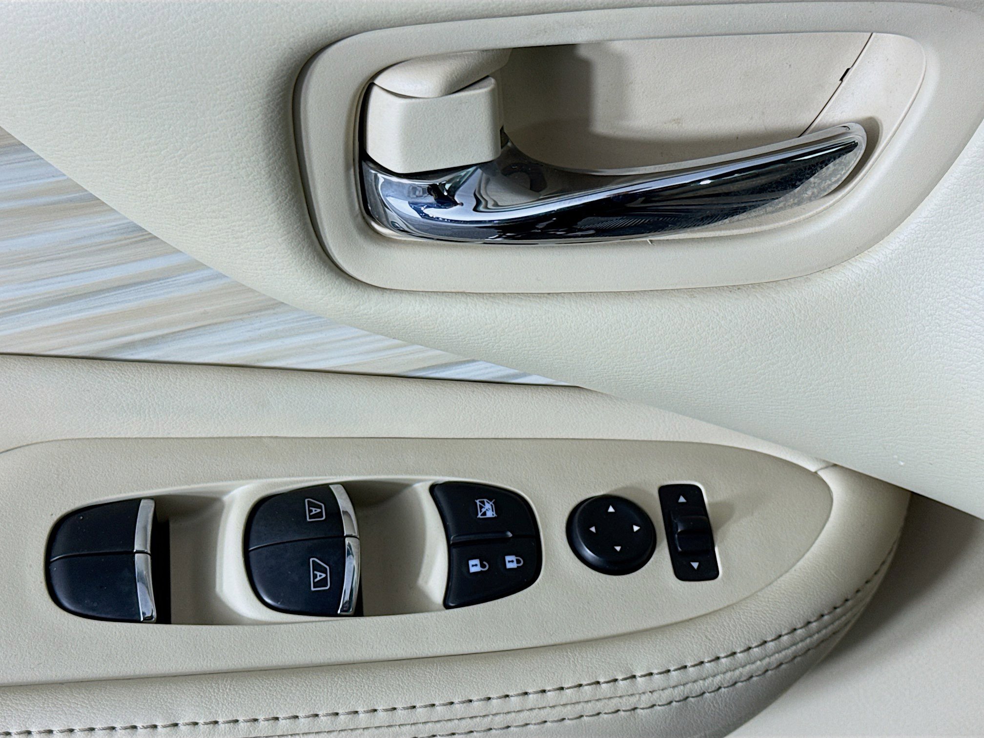 Used 2017 Nissan Murano Platinum image 22