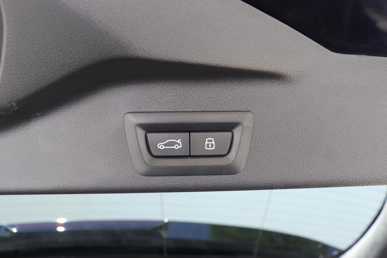 Used 2024 BMW X5 sDrive40i w/ M Sport Package image 18