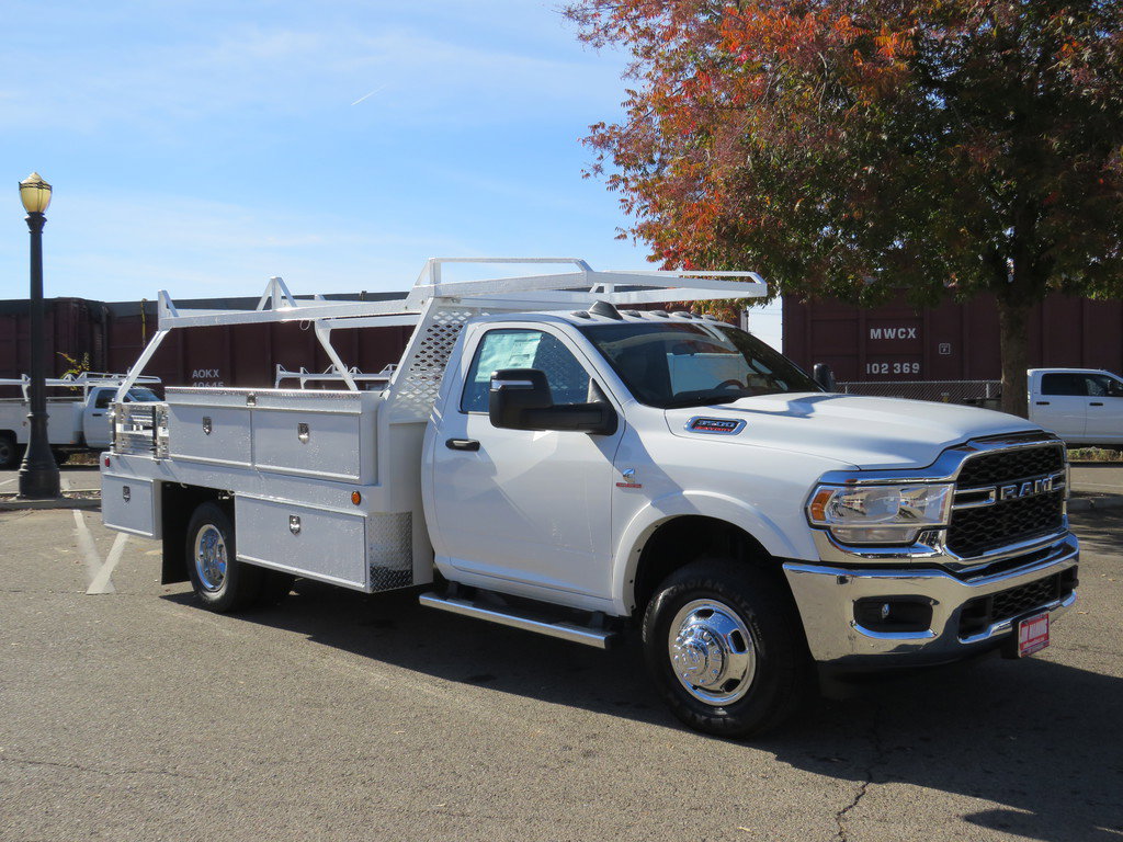New 2024 RAM 3500 Tradesman image 2