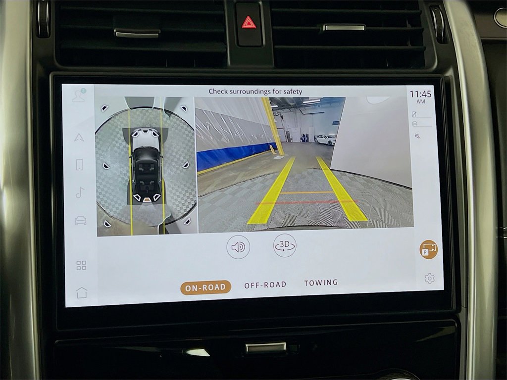 Used 2025 Land Rover Discovery Metropolitan Edition image 14