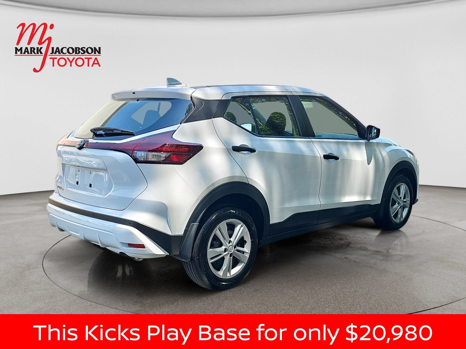Used 2025 Nissan Kicks Play S FWD image 9