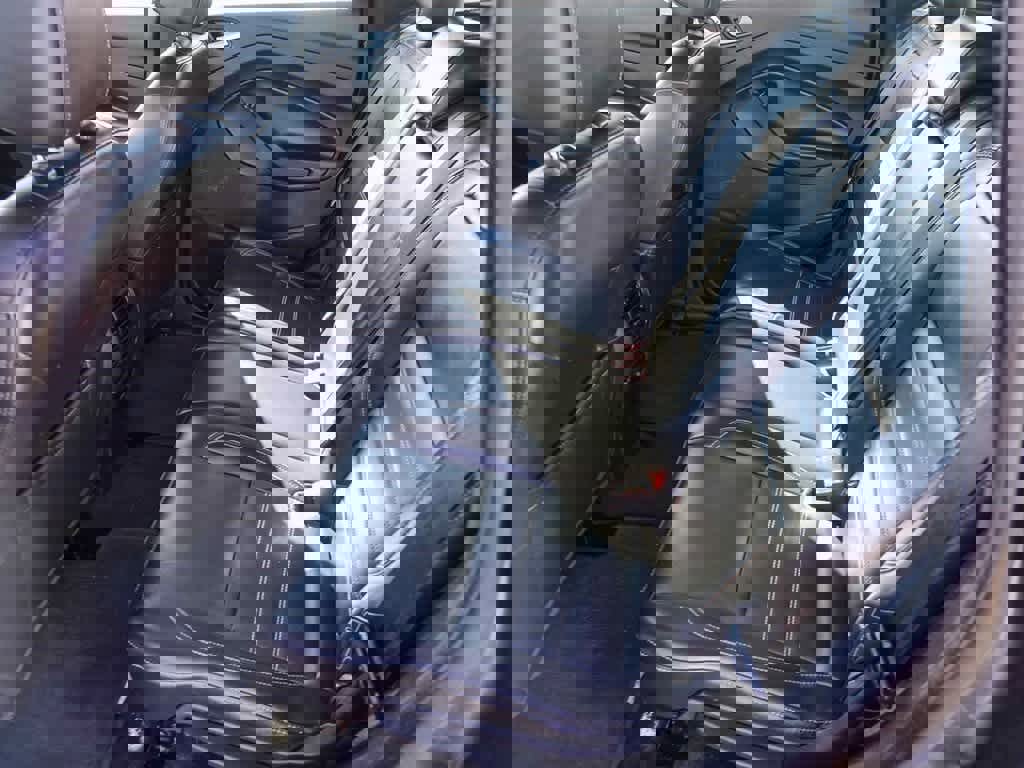 Used 2017 Ford C-MAX Energi Titanium image 17