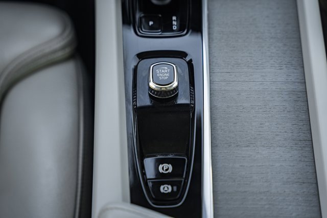 Certified 2023 Volvo S60 B5 Ultimate w/ Climate Package image 23