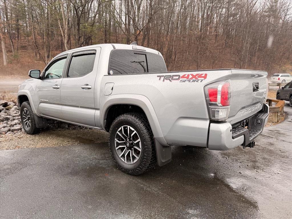 Used 2020 Toyota Tacoma TRD Sport w/ TRD Premium Sport Package image 4