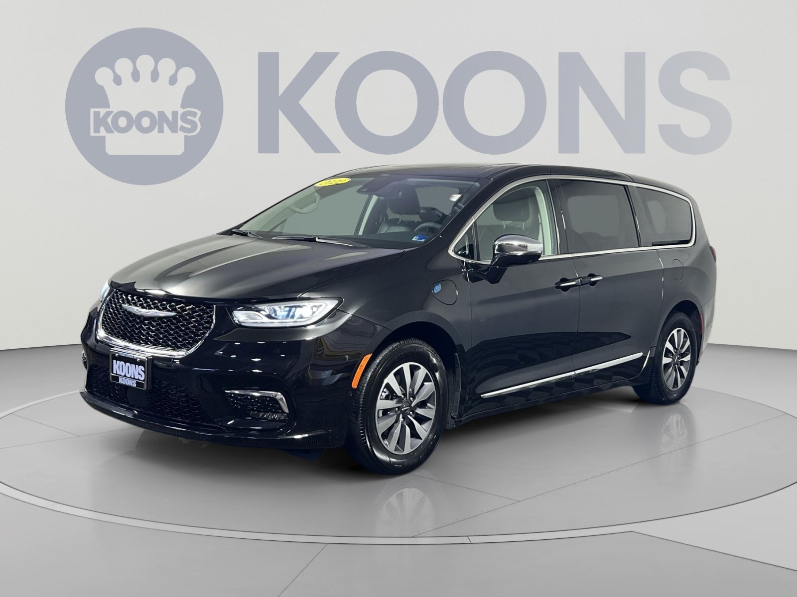 Used 2022 Chrysler Pacifica Limited w/ Uconnect Theater Family Group FWD image 5