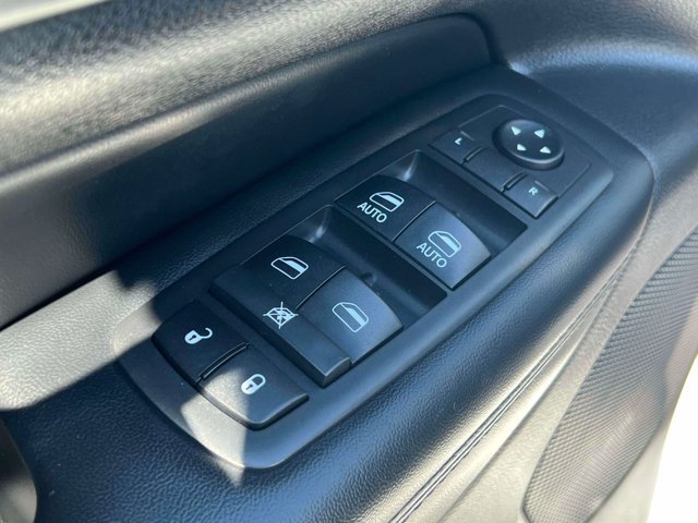 Used 2019 Jeep Grand Cherokee Altitude AWD/4WD image 21