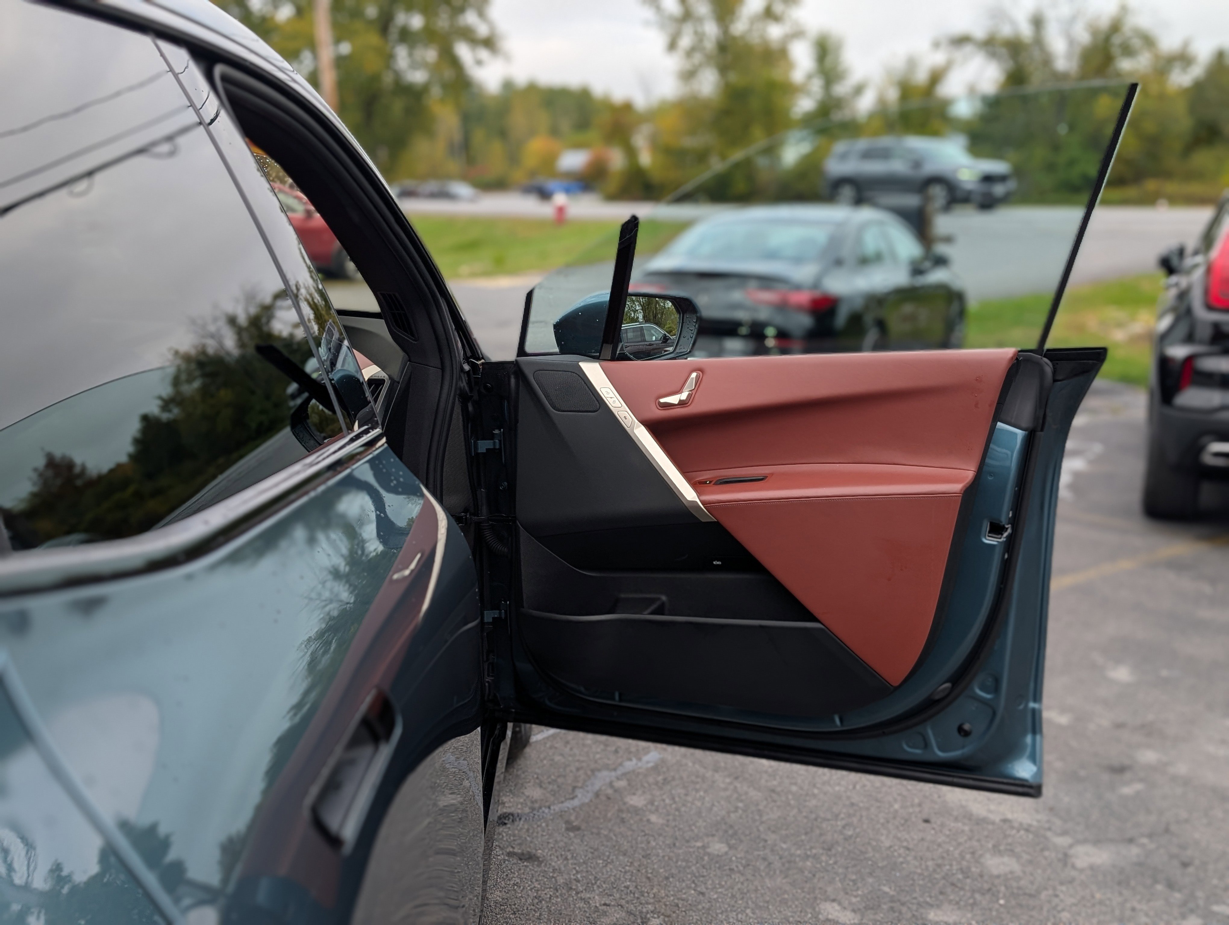 Used 2023 BMW iX xDrive50 w/ Sport Package image 53