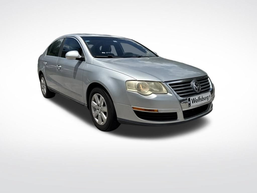 Used 2007 Volkswagen Passat 2.0T FWD image 2