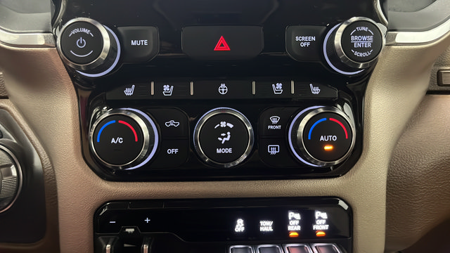 Used 2019 RAM 1500 Laramie AWD/4WD image 16