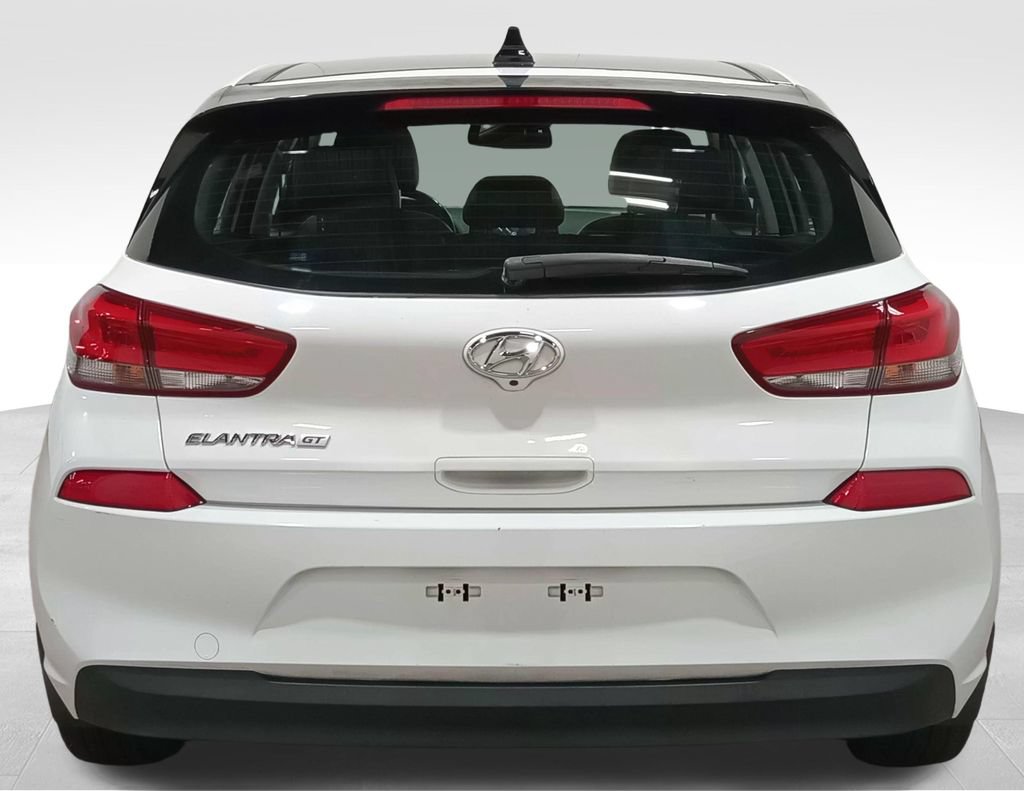 Used 2018 Hyundai Elantra GT w/ Tech Package 03 FWD image 5