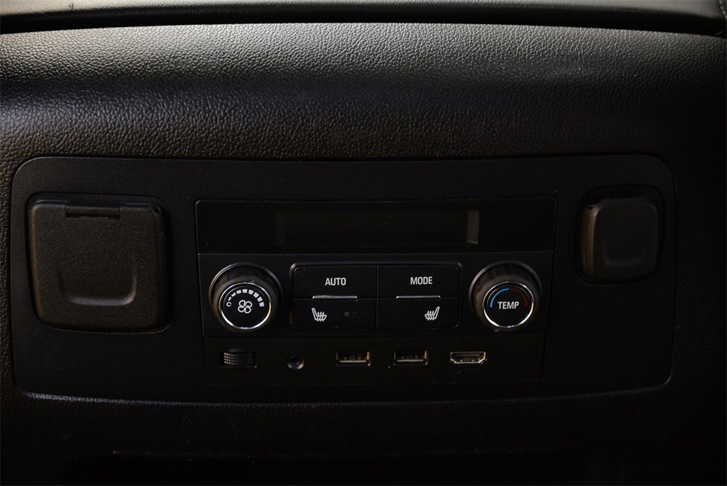 Used 2018 Chevrolet Suburban LT image 31